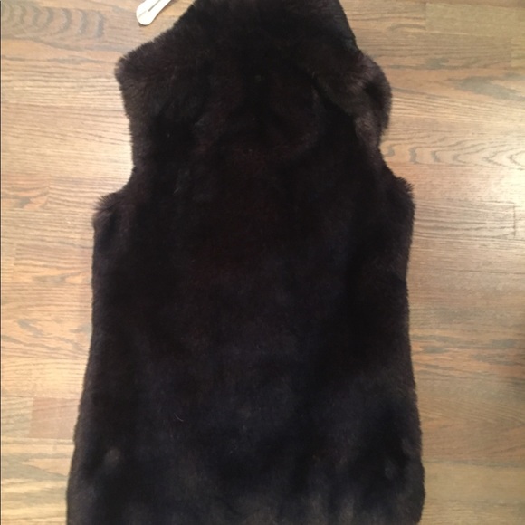 Aqua Brand faux fur vest standup collar Medium NWT - Picture 5 of 6